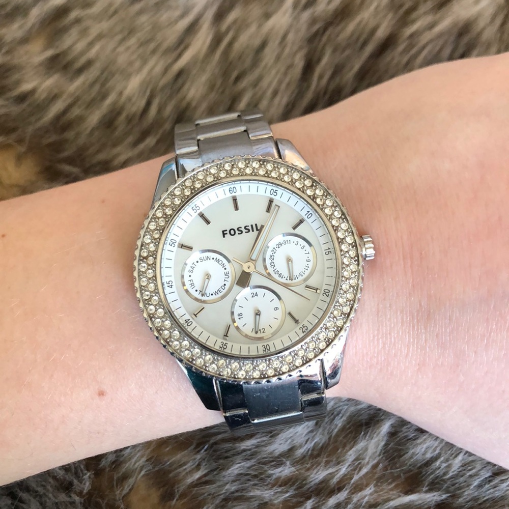 Silver Tone Fossil Watch w/Crystals and Pearl Face